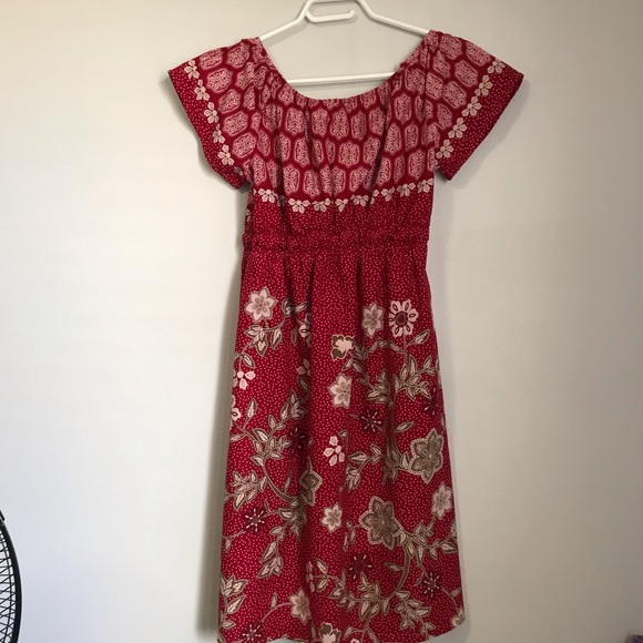 So Wear it Declare it. Boho Dress. Size M, Red with Flowers - Picture 2 of 6